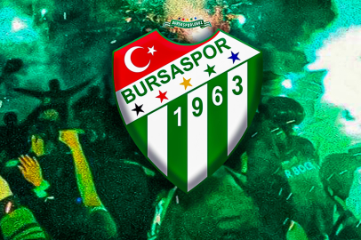 Timsah evinde güle oynaya...