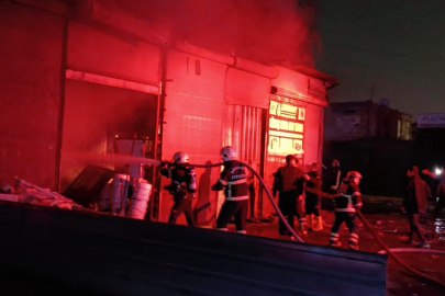 Hurdacı Dükkanı Alevlere Teslim Oldu