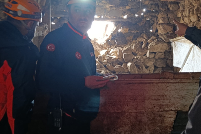 5.2 Büyüklüğündeki Depremde Ahırın Duvarı Çöktü