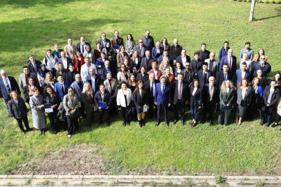 BUÜ’de başarılı akademisyenler rektörle buluştu