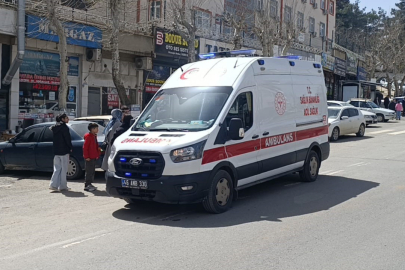 Yolun karşısına geçmeye çalışan çocuğa çarpan sürücü kaçtı