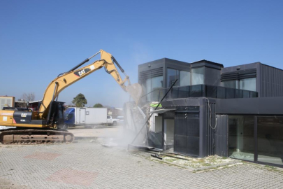 Nilüfer’de kaçak yapılar yıkıldı: 3 yapı kullanılamaz hale getirildi