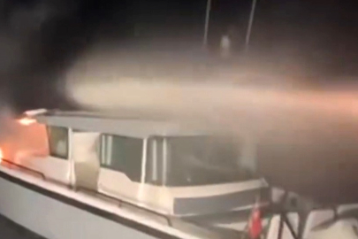 Tekne Alev Topuna Döndü