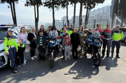 Gemlik’te öğrencilerden Jandarmaya anlamlı ziyaret