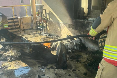 Evin Balkonu Alevlere Teslim Oldu