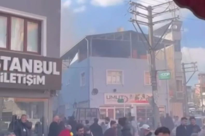 Çatı katında korkutan yangın… Mahalleli sokağa döküldü, çatı küle döndü