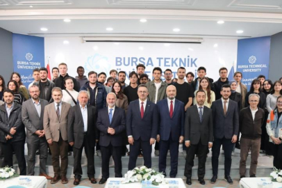 TEMEL KOTİL BTÜ’DE GENÇLERE SESLENDİ: “ÇAĞINIZI ANLAYIN, TEKNOLOJİYİ DOĞRU KULLANIN”