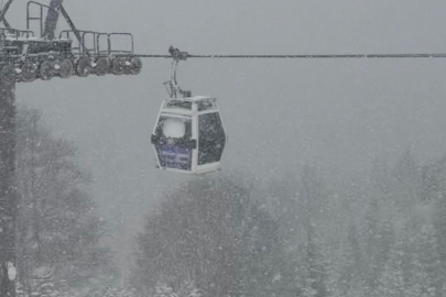 Bursa'da Nisan sürprizi: Uludağ'da kar yağışı etkili oldu