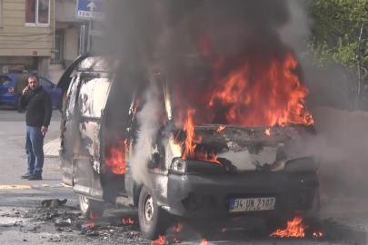 Minibüs Alev Topuna Döndü