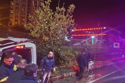 Otomobil Takla Attı: 3 Yaralı