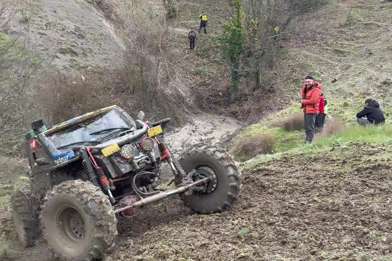 Bursa'da Off-Road yarışında takla attı