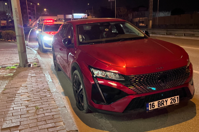 Bursa'da faciaya ramak kala, ağır demir aracın önüne düştü