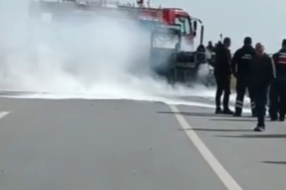 Seyir Halindeki İş Makinesi Alev Alev Yandı