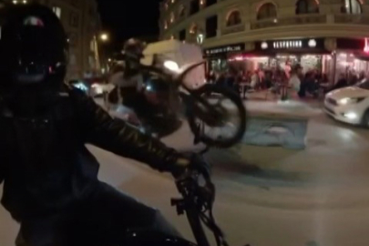 Trafiği tehlikeye atan sürücüyü polis sosyal medyadan tespit etti