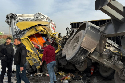 2 Tır Çarpıştı: 3 Yaralı