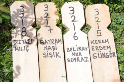 Saldırıda hayatını kaybeden 4 sınıf arkadaşı yan yana toprağa verildi