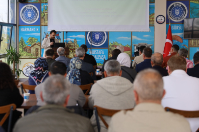Bursa’da çiftçilere budama ve çilek yetiştiriciliği eğitimi