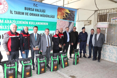 Bursa’da 369 üreticiye 3,7 ton ayçiçeği tohumu desteği