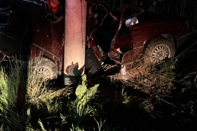 Otomobil Beton Direğe Çarptı: 1 Ölü