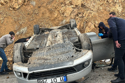 Otomobil Takla Attı : 3 Kişi Ölümden Döndü