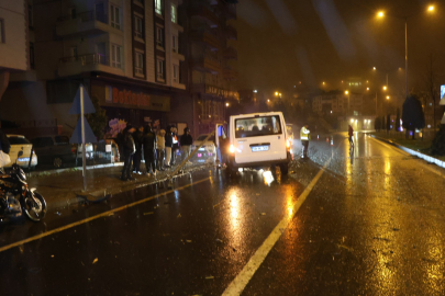 Kontrolden Çıkan Minibüs 5 Ağaca Çarptı...