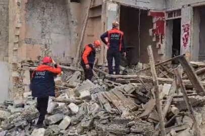 Gaziantep'te sağanak vurdu: Kerpiç ev yıkıldı,