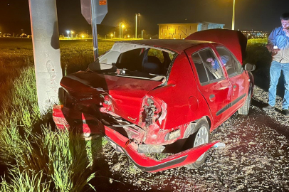 İki otomobil çarpıştı: 2 yaralı