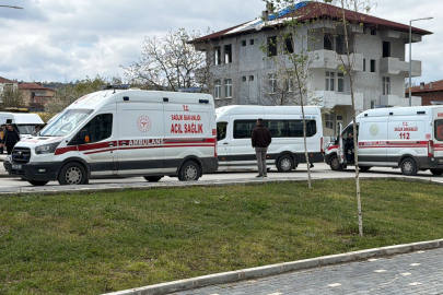 Tokat'ta Minibüs ile Otomobil Çarpıştı: 10 Öğrenci Yaralandı