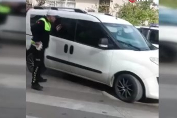 Ehliyetini kaptırdı yine de akıllanmadı