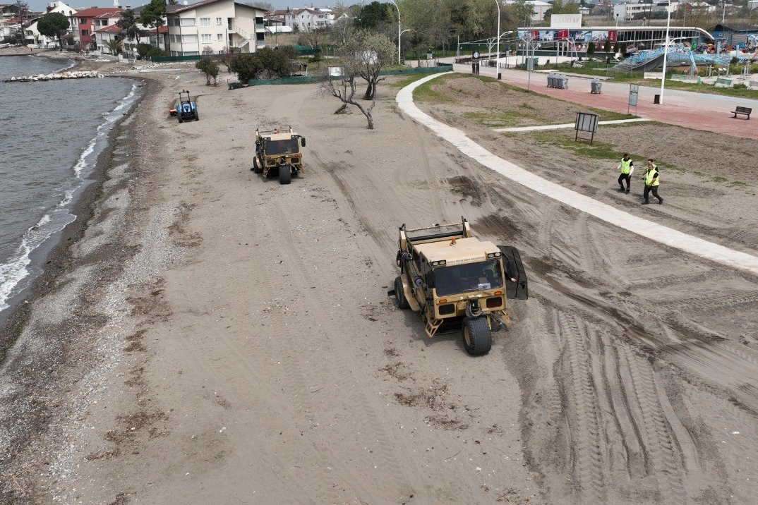 Plajlar yaza hazır hale getiriliyor