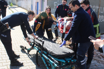 5 Metre Yükseklikten Beton Zemine Düştüler...