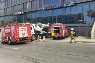 Plazada tadilat sırasında çıkan yangın paniğe neden oldu