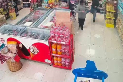 Tekme tokat şiddet uygulanan çocuğun korku dolu anları kamerada