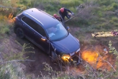 Otomobil Tarlaya Uçtu! Sürücü Ölümden Döndü