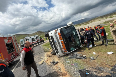 Yolcu otobüsü devrildi: 1 ölü, 13 yaralı
