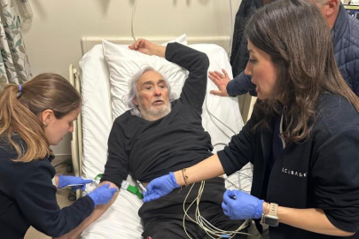 Sahnede fenalaşan Müjdat Gezen hastaneye kaldırıldı