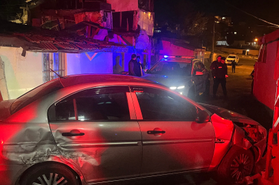Polisten Kaçarken Kaza Yaptı