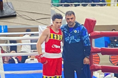 Bursalı Boksör Selçuk Efe Şentürk  Türkiye Şampiyonu Oldu