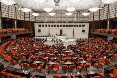 Doğum izni ve sosyal medyaya 15 yaş düzenlemesi TBMM'de kabul edildi