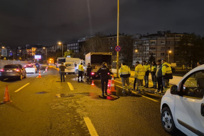 Motosiklet kazası: Şerit değiştiren araç çarptı, sürücü ağır yaralandı