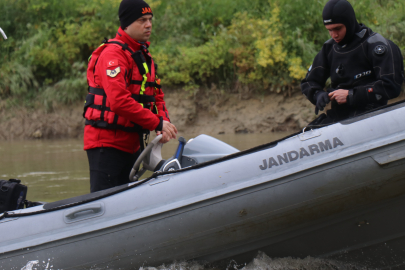 Nehre düşen 10 yaşındaki çocuk için çalışmalar 3. gününde devam ediyor