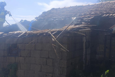 Müstakil Ev Yangında Küle Döndü