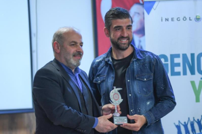 İnegölspor kalecisi Bekir Sevgi 'yılın en iyi sporcusu' seçildi