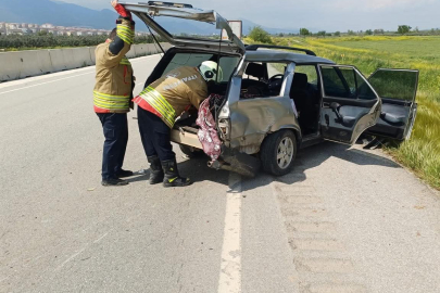 Otomobil ile Tır Çarpıştı: 2 Yaralı