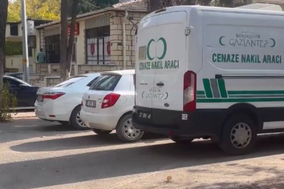 Otomobil Tıra Arkadan Çarptı: 2 Ölü