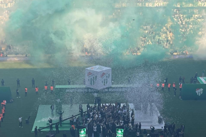 Bursa'da tarihi akşam, timsah geri döndü