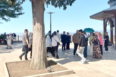 Emir Sultan Hazretleri, hafta sonunda binlerce ziyaretçiyi ağırladı