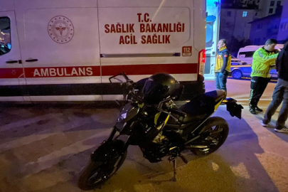Motosiklet Yan Yattı: 2 Yaralı