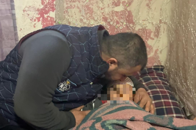 Türkçe bilmeyen babaya mahalle bakkalı aracığıyla para teklif etmişler