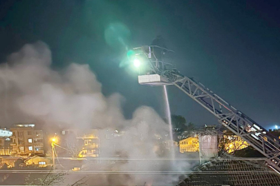Gece Saatlerinde Çıkan Yangın Paniğe Sebep Oldu